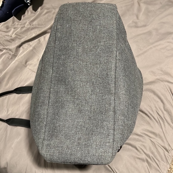 Lululemon All Day Tote - Heathered Grey - Picture 5 of 7